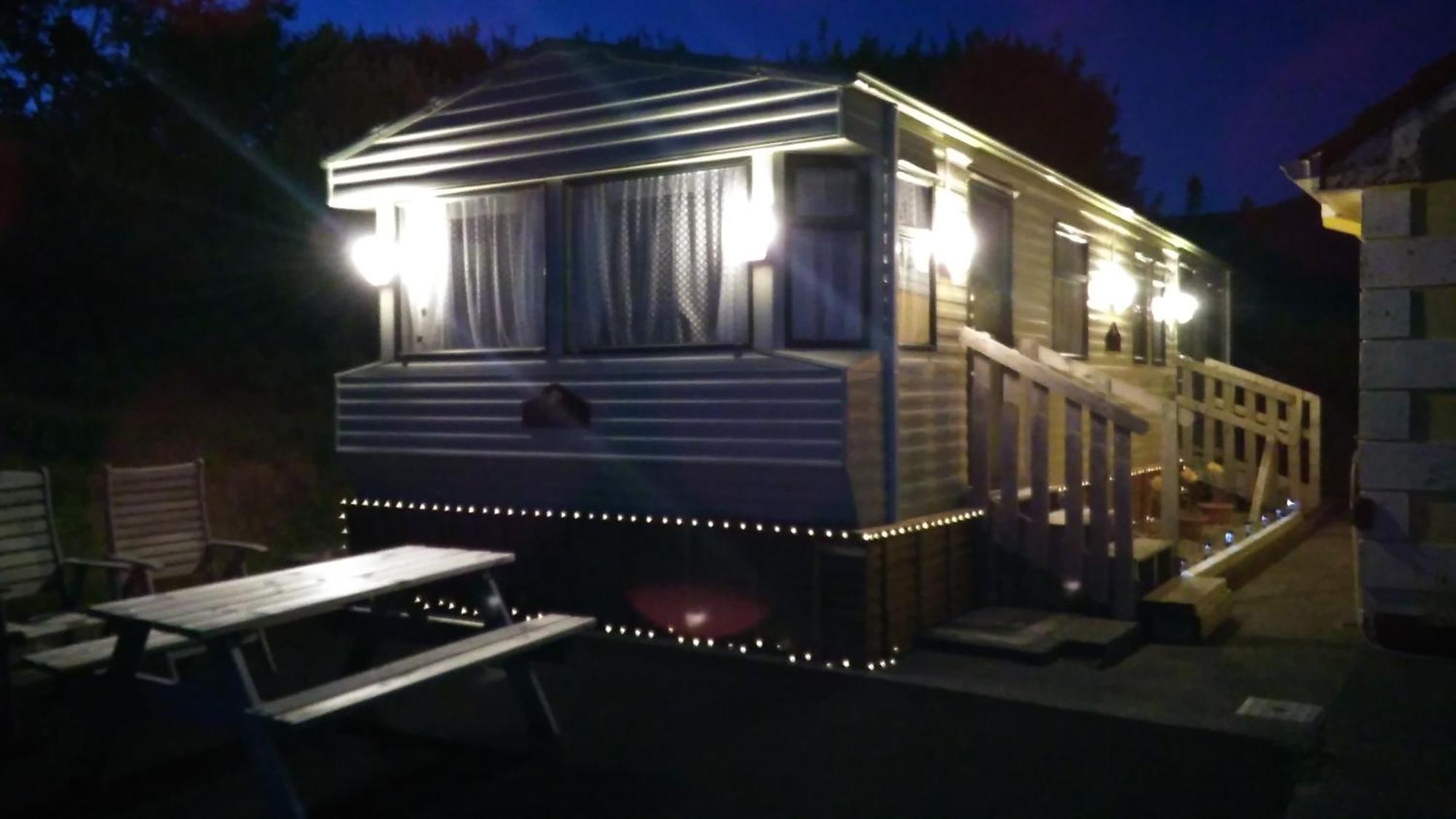 דינגל Cosy Chalet Mobile Home , Peace & Quiet מראה חיצוני תמונה