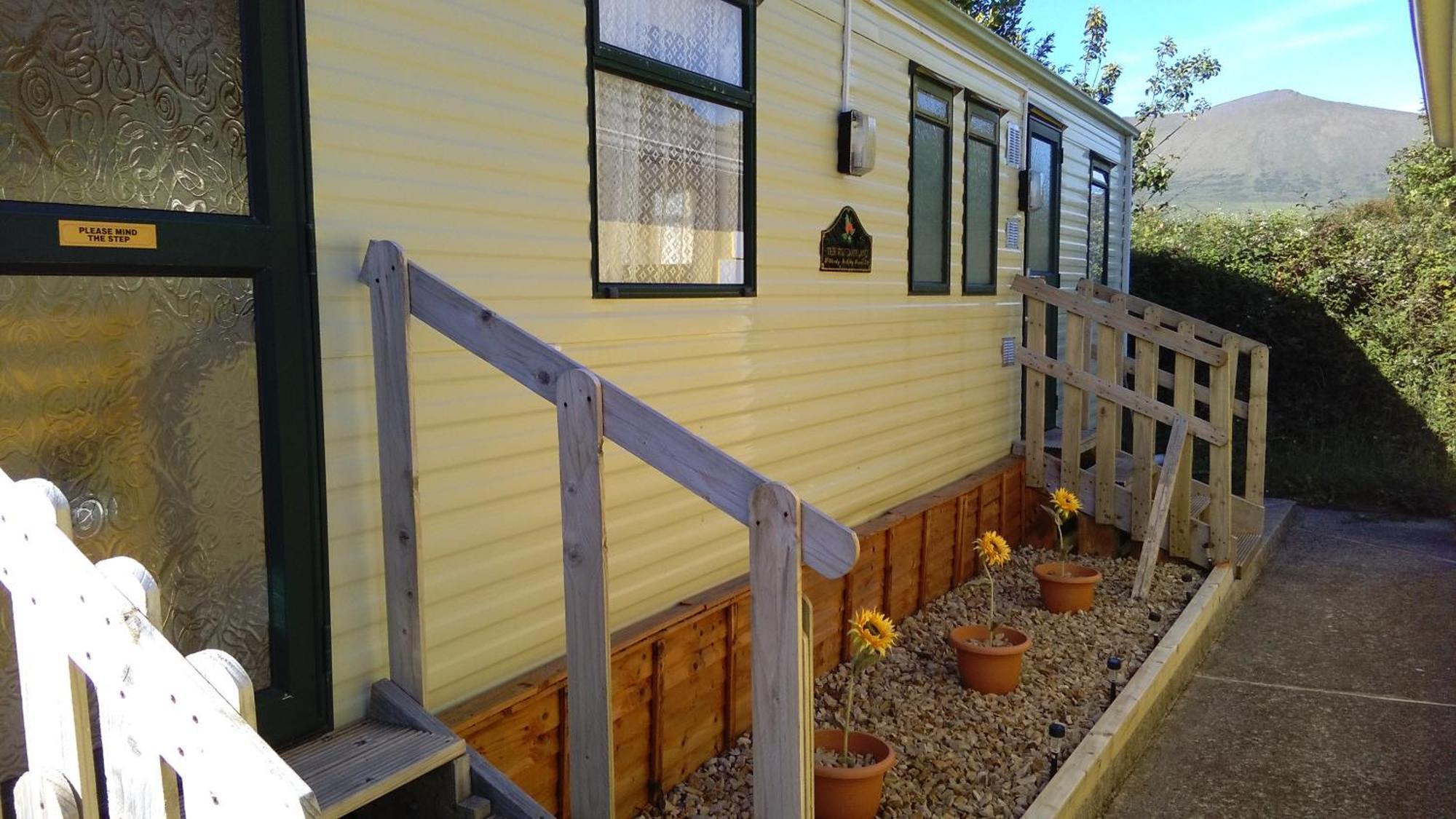 דינגל Cosy Chalet Mobile Home , Peace & Quiet מראה חיצוני תמונה